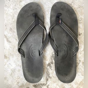 Rainbow brand flip flops black leather